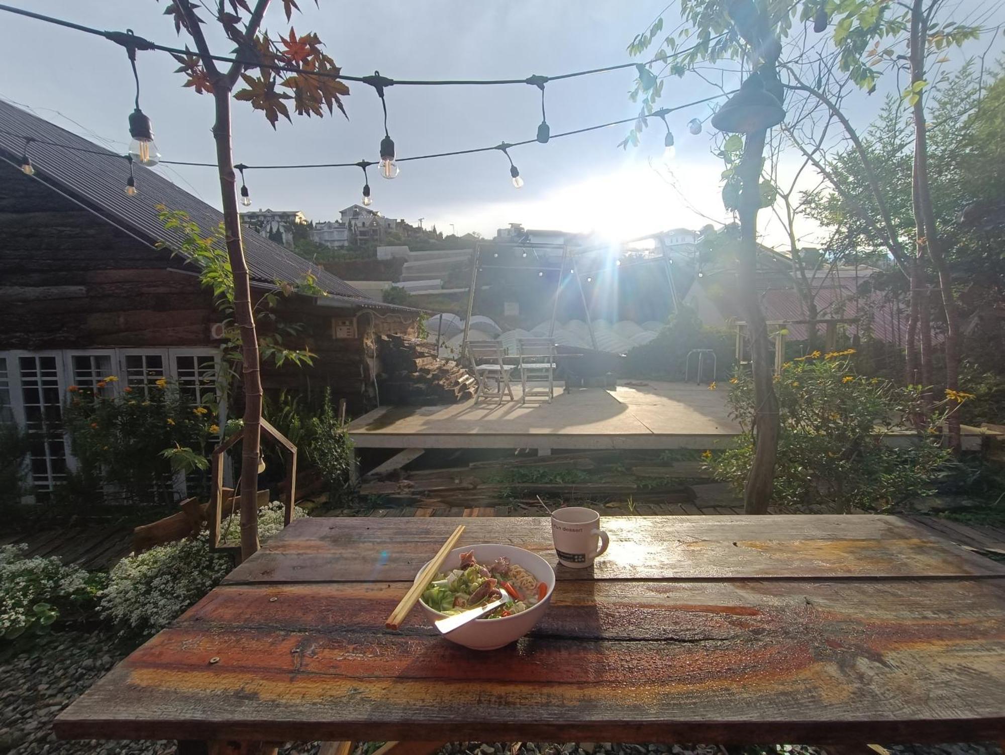 Appartamento The Burrow Dalat Esterno foto