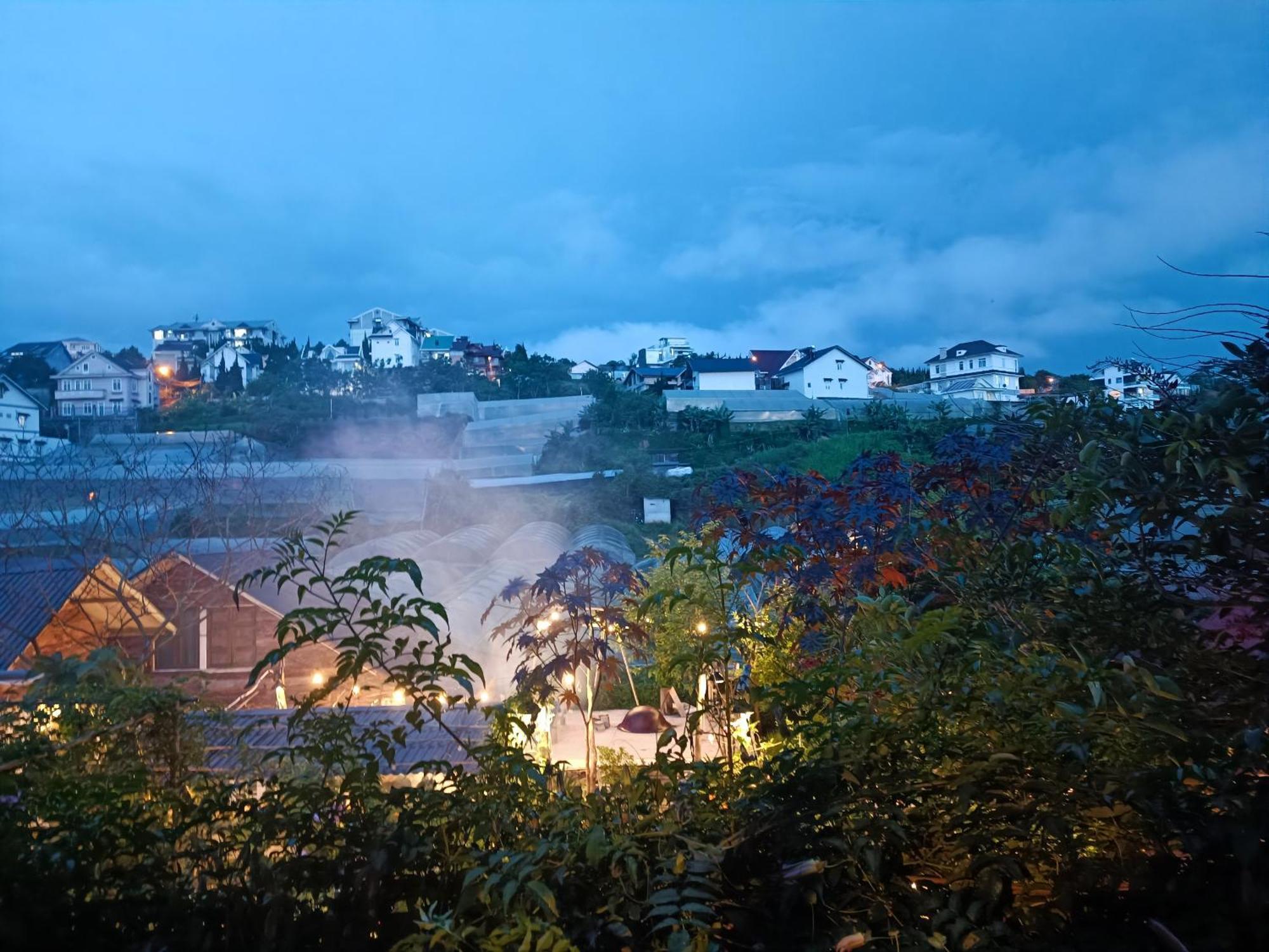 Appartamento The Burrow Dalat Esterno foto